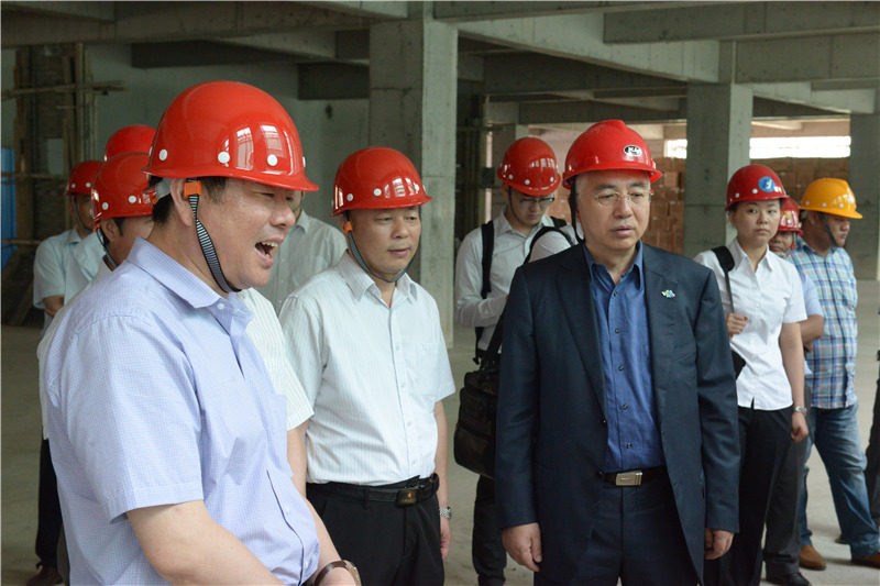 被動(dòng)房住建局領(lǐng)導1.jpg